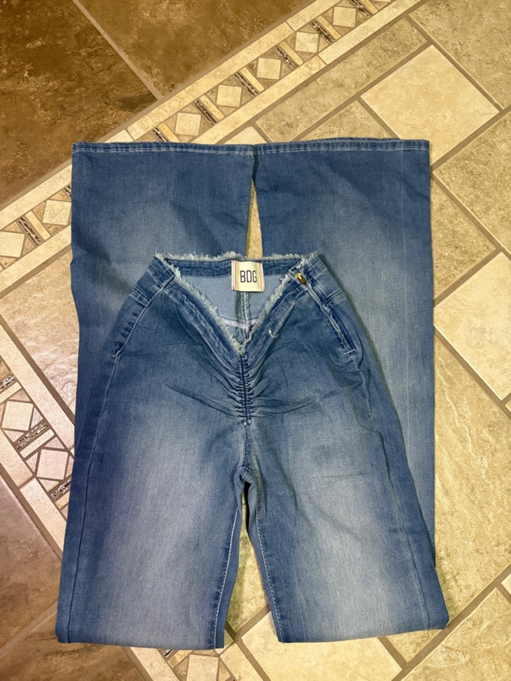 BDG Medium Blue High-Rise Ruched Front Straight Jeans lots of stretch